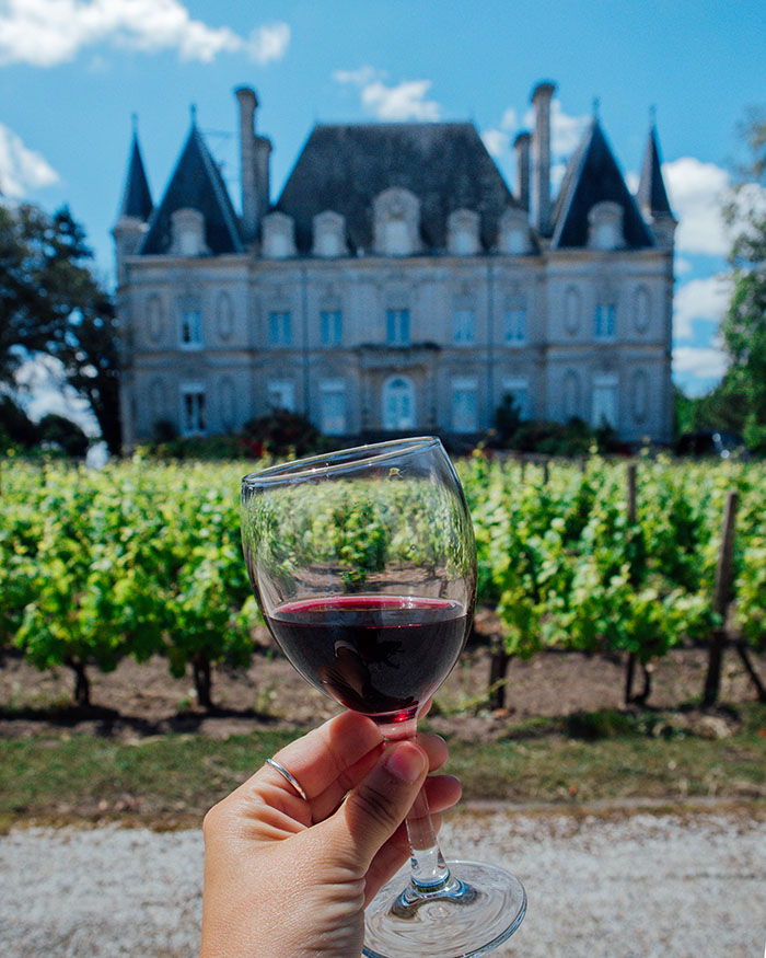 BORDEAUX Travel Colorfully